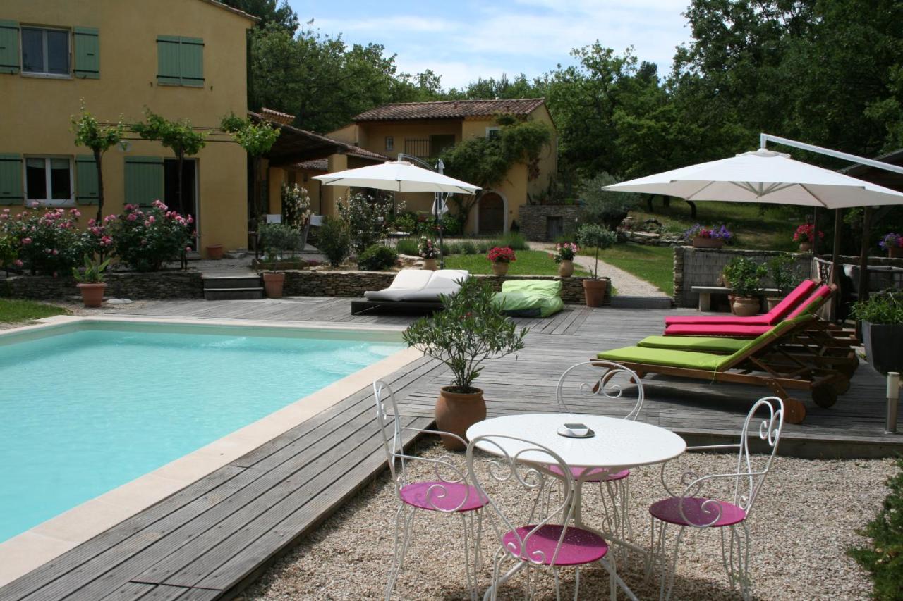 Le Mas Des Pierres Blanches Bed & Breakfast Venasque Exterior photo