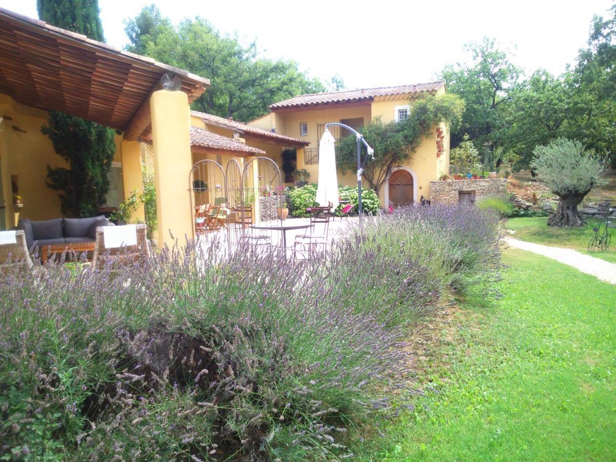 Le Mas Des Pierres Blanches Bed & Breakfast Venasque Exterior photo